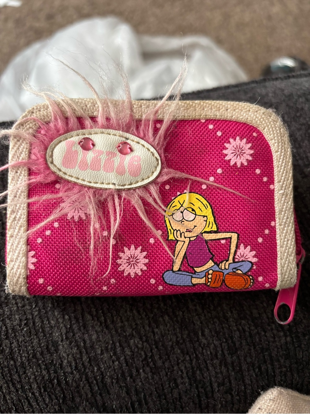 Vintage Disney Lizzie McGuire Pink Wallet Y2K Zip Around Faux Fur Rare